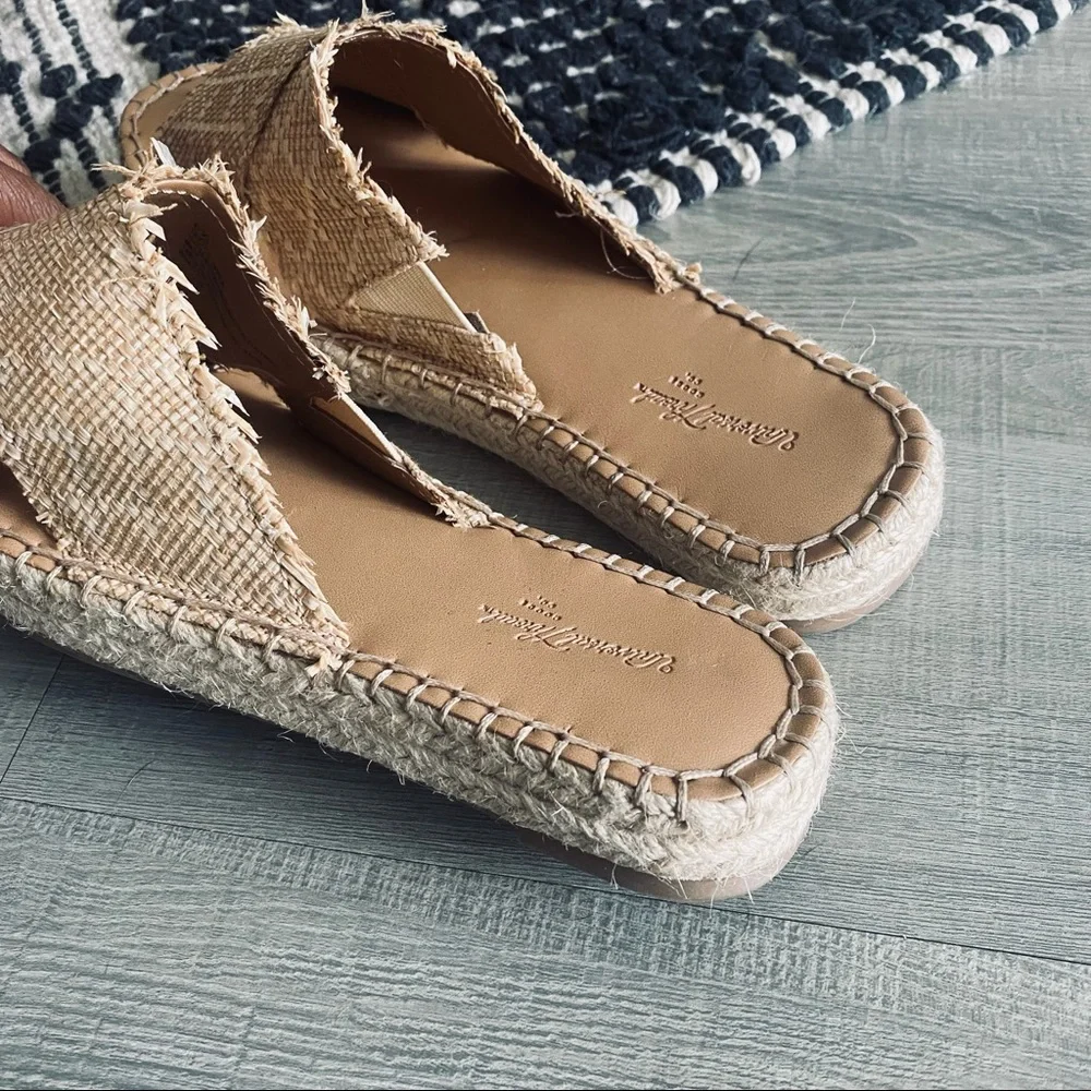 Universal Thread Natural Tan Frayed Espadrille Slide Sandals
